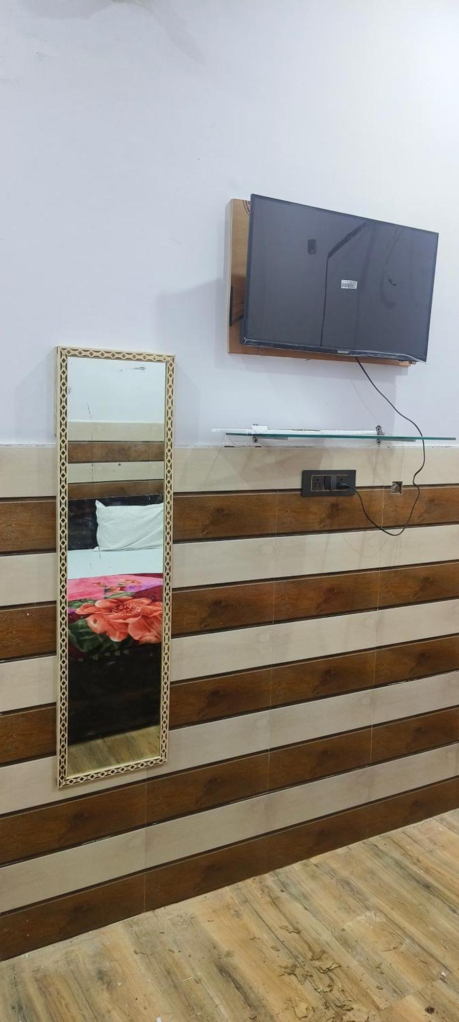 K.D.Dham Near Prem Mandir1 Hotel Vrindavan Ngoại thất bức ảnh