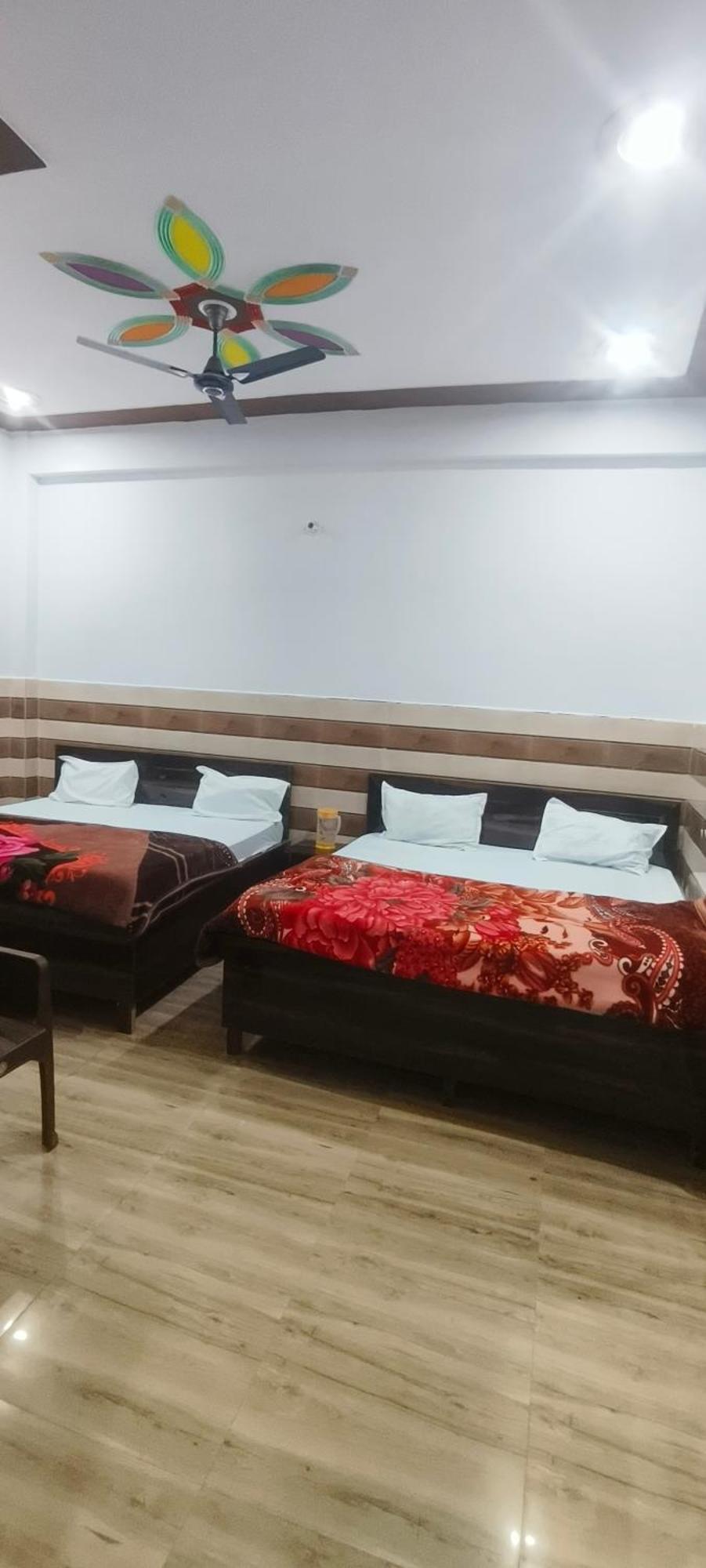 K.D.Dham Near Prem Mandir1 Hotel Vrindavan Ngoại thất bức ảnh