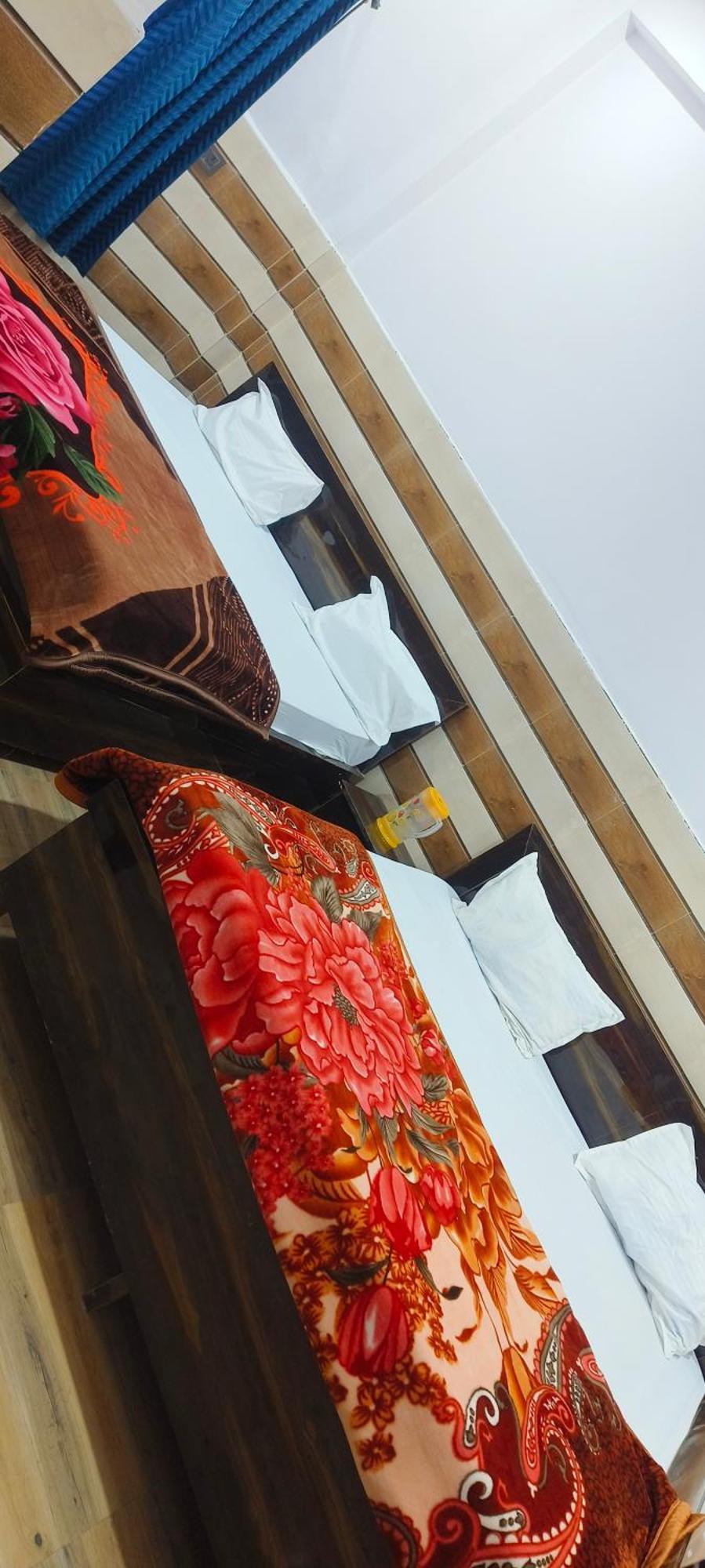 K.D.Dham Near Prem Mandir1 Hotel Vrindavan Ngoại thất bức ảnh