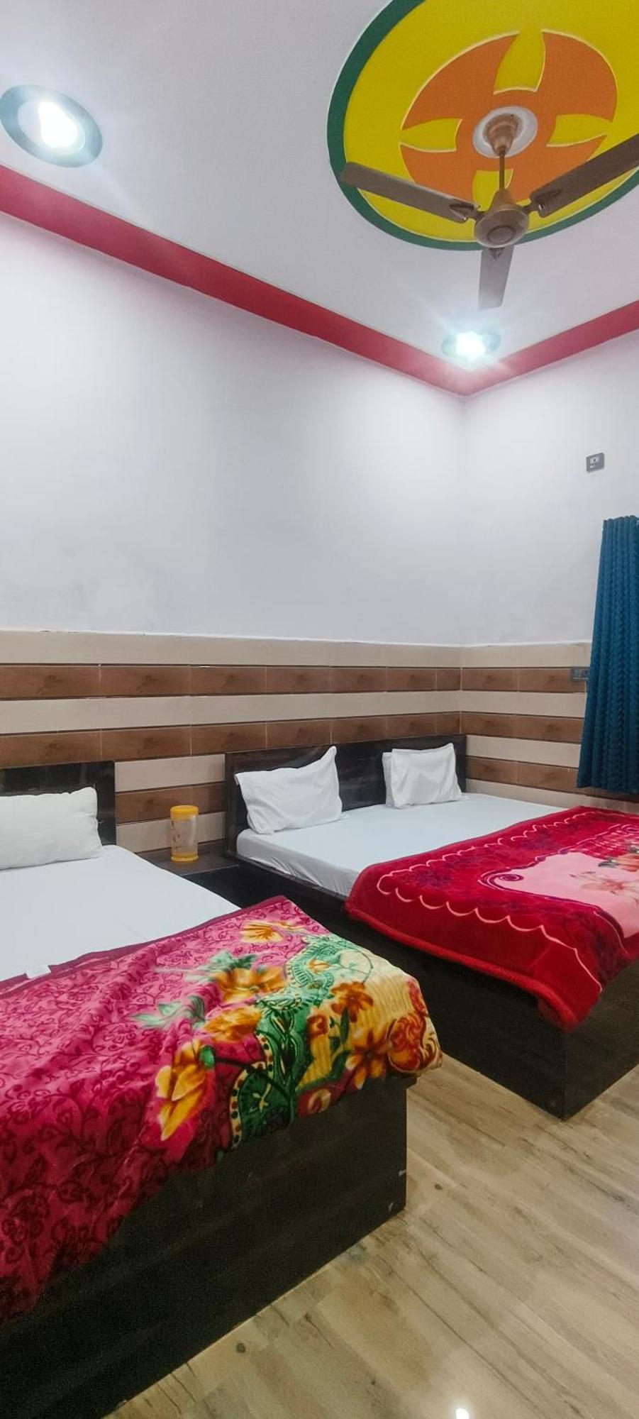 K.D.Dham Near Prem Mandir1 Hotel Vrindavan Ngoại thất bức ảnh