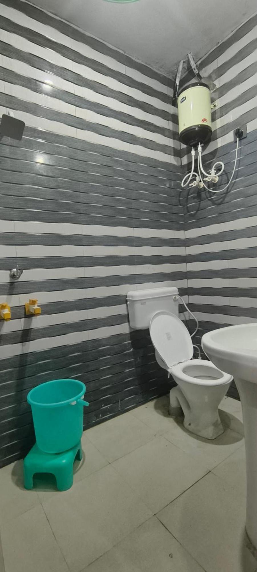 K.D.Dham Near Prem Mandir1 Hotel Vrindavan Ngoại thất bức ảnh