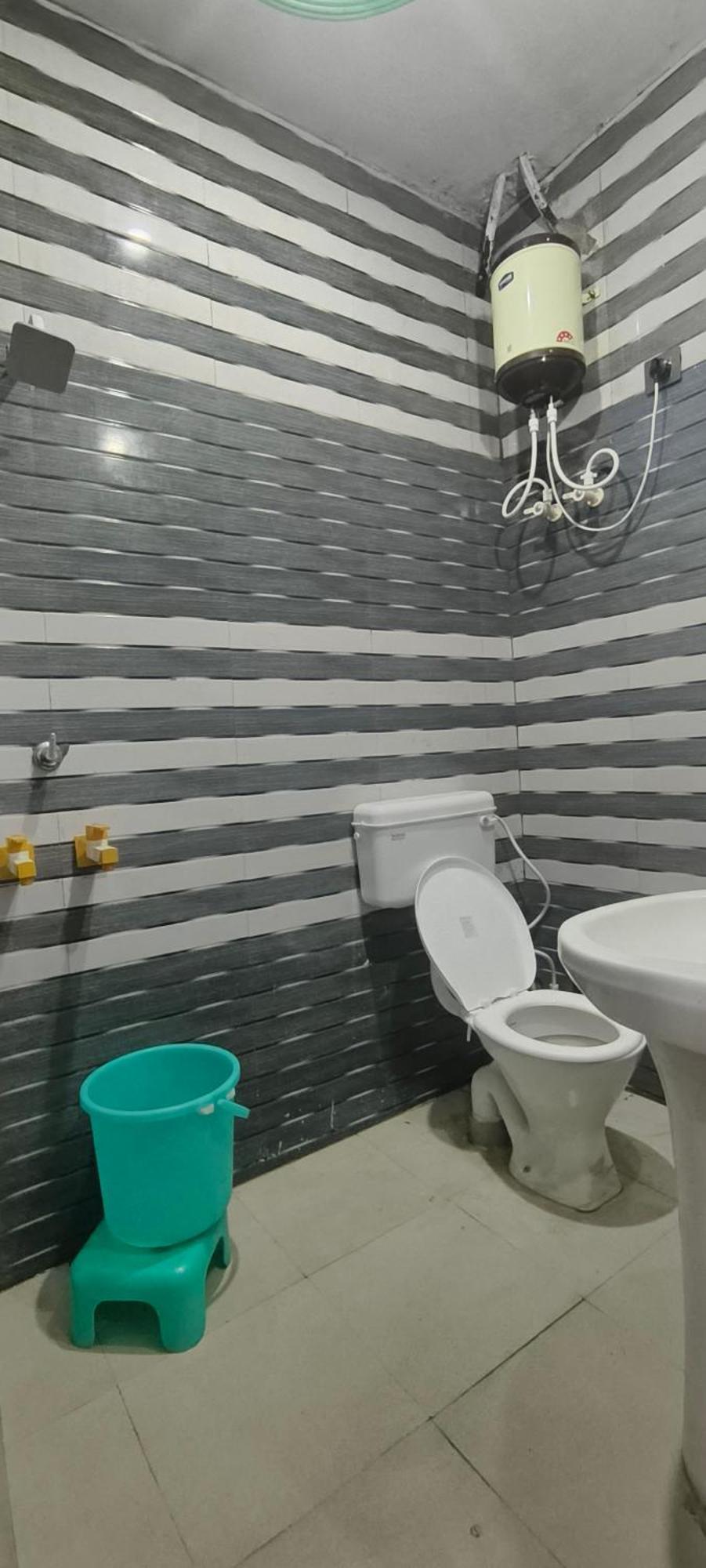 K.D.Dham Near Prem Mandir1 Hotel Vrindavan Ngoại thất bức ảnh