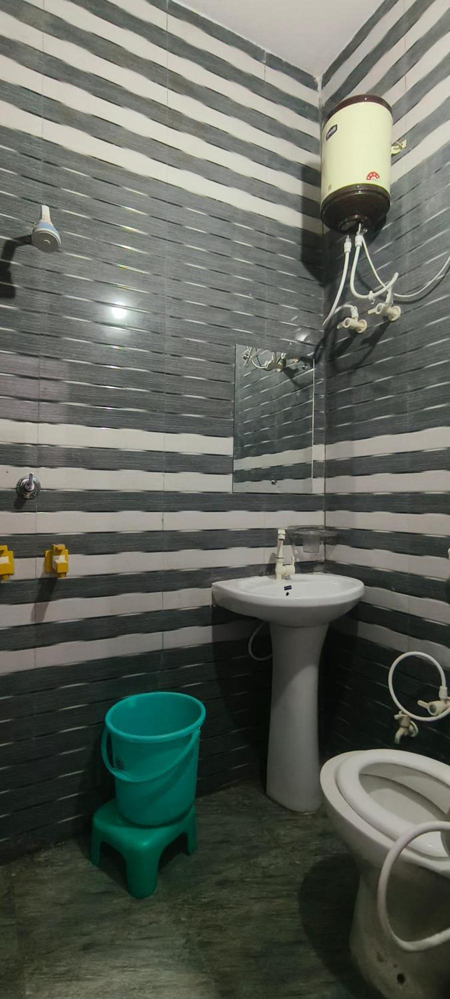 K.D.Dham Near Prem Mandir1 Hotel Vrindavan Ngoại thất bức ảnh