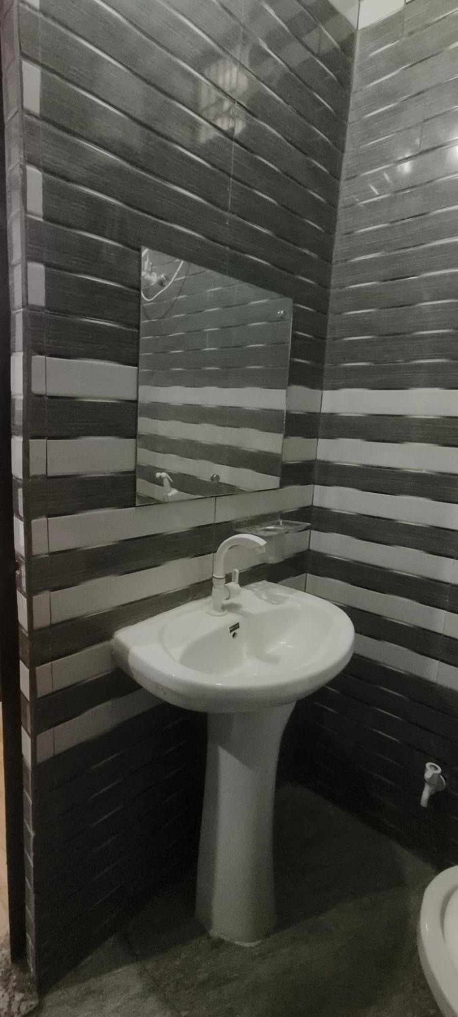 K.D.Dham Near Prem Mandir1 Hotel Vrindavan Ngoại thất bức ảnh