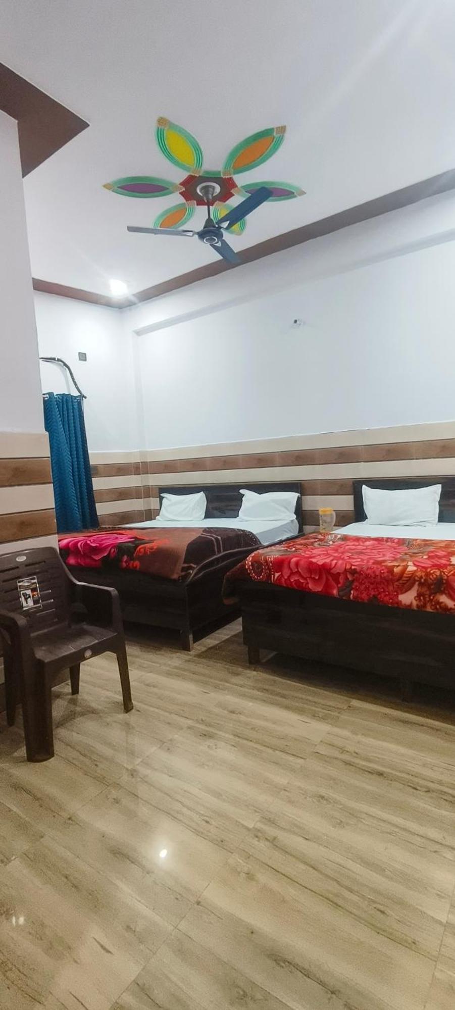 K.D.Dham Near Prem Mandir1 Hotel Vrindavan Ngoại thất bức ảnh